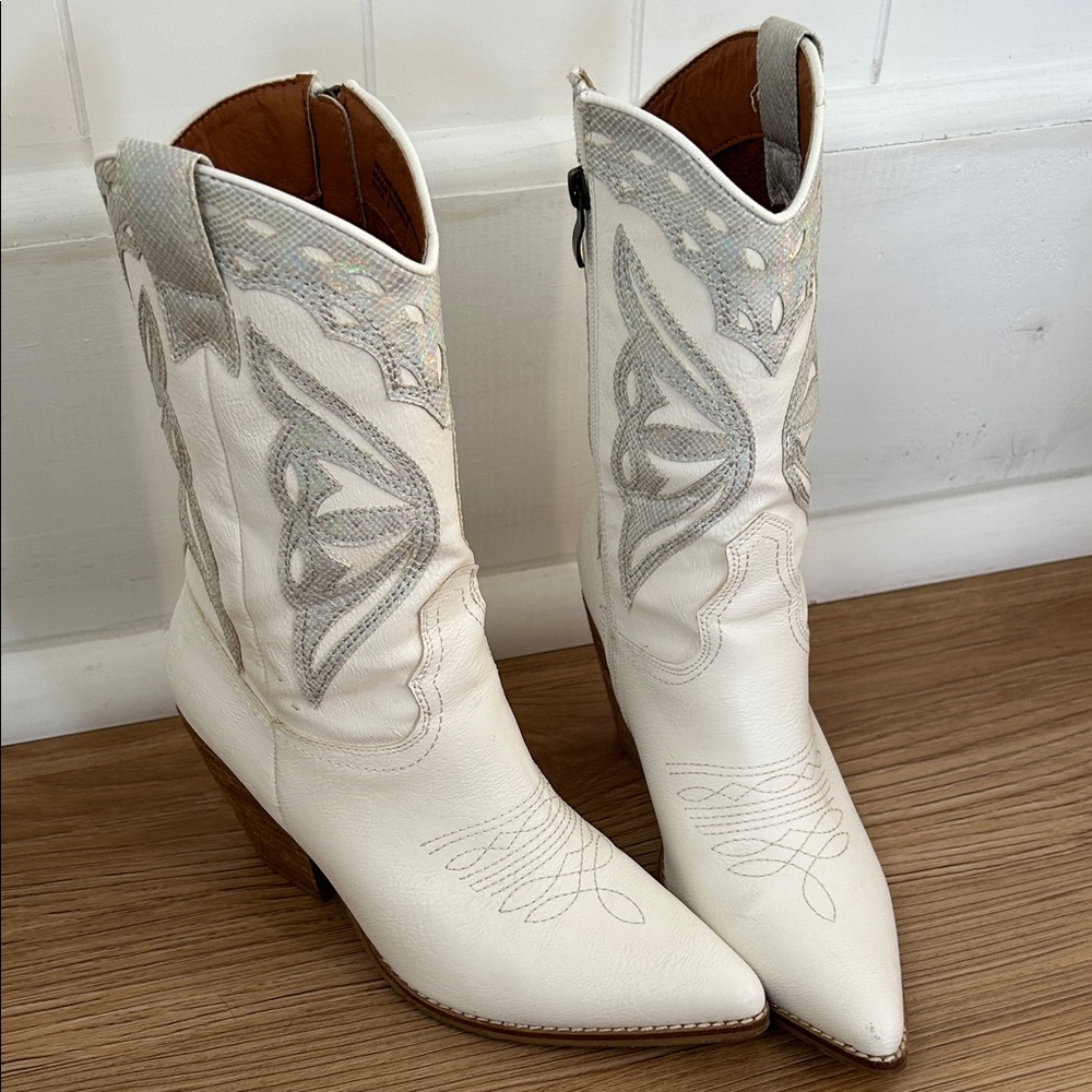 BEAST FASHION White and Silver Heeled Boots
